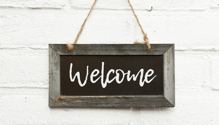 4 fun DIY ideas for making welcome signs